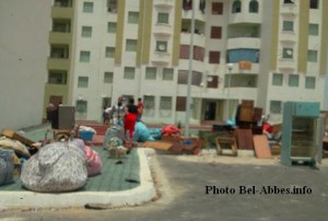 Enfants du quartier Graba : a-t-on pensé à leurs scolarisations ? Déménagemnt-cité-habitants-graba-300x202