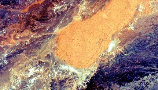 Sahara Desert in Central Algeria -- Courtesy of Copernicus Sentinel data (2015)/ESA – Cliquer pour aggrandir